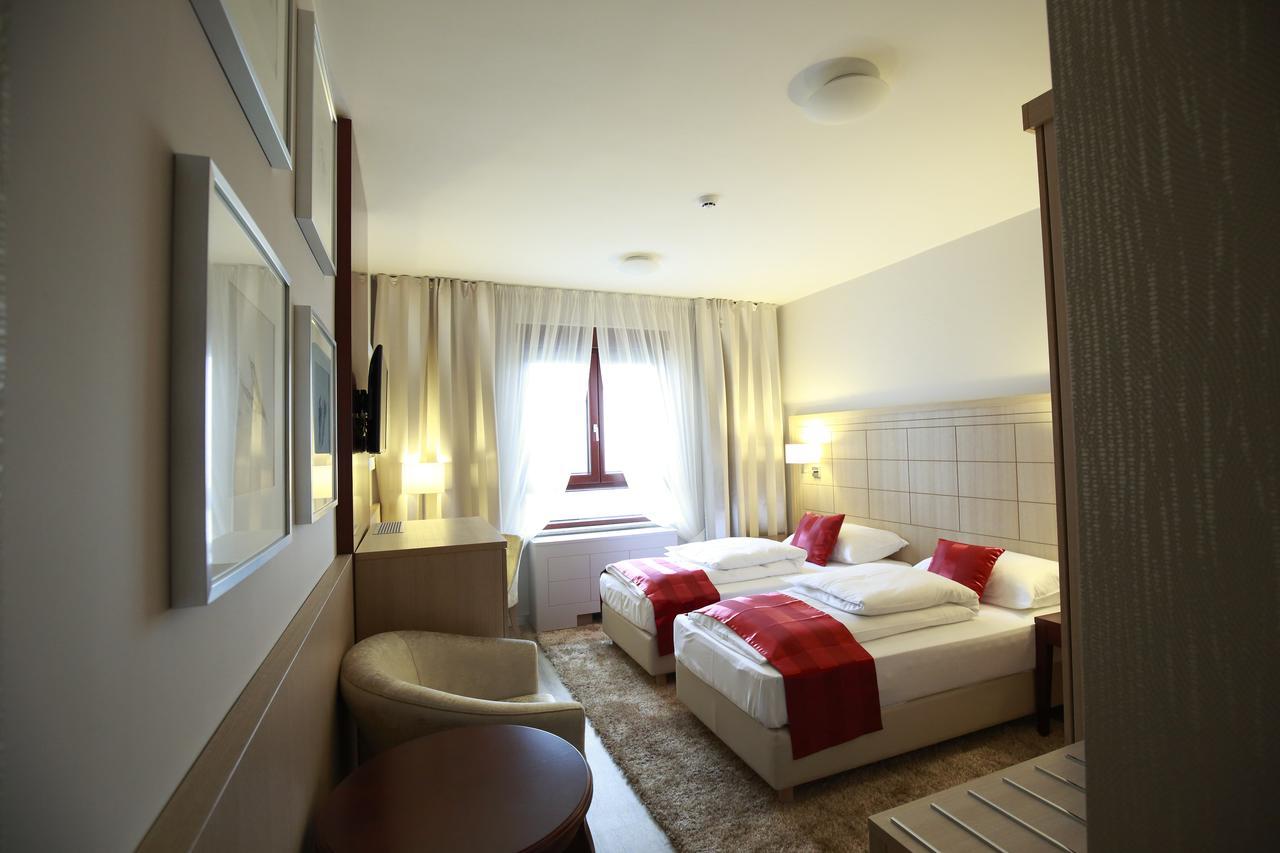 Hotel Raca Sesvete Ngoại thất bức ảnh